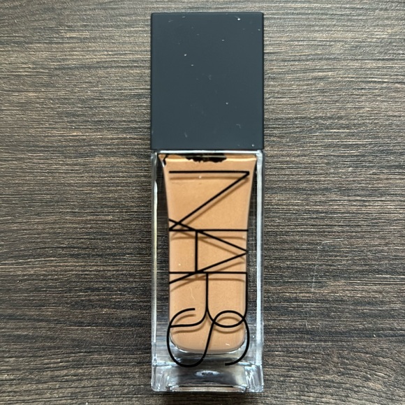 NARS Tinted Glow Booster - Picture 3 of 3